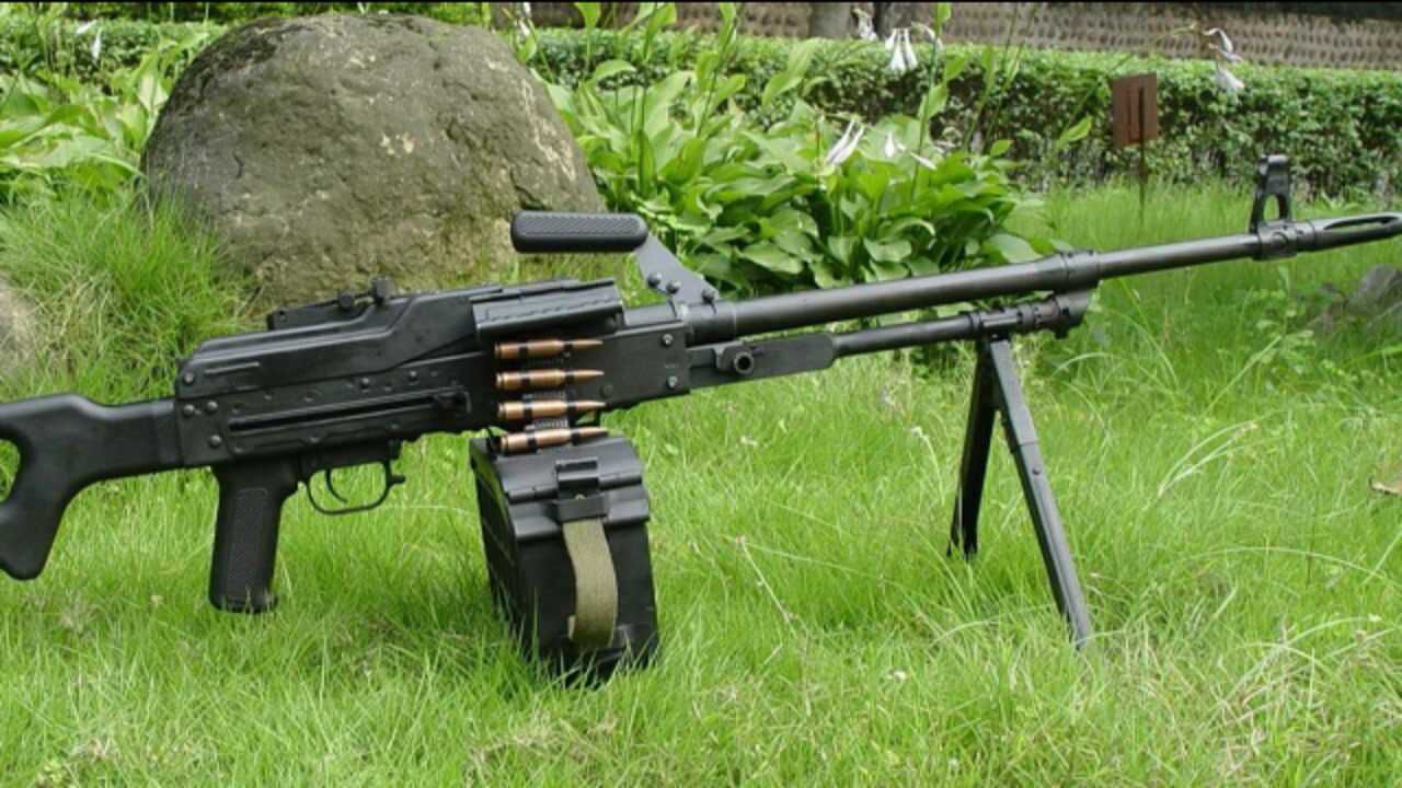 67式轻重两用机枪和53式重机枪在复杂条件下的稳定性测试