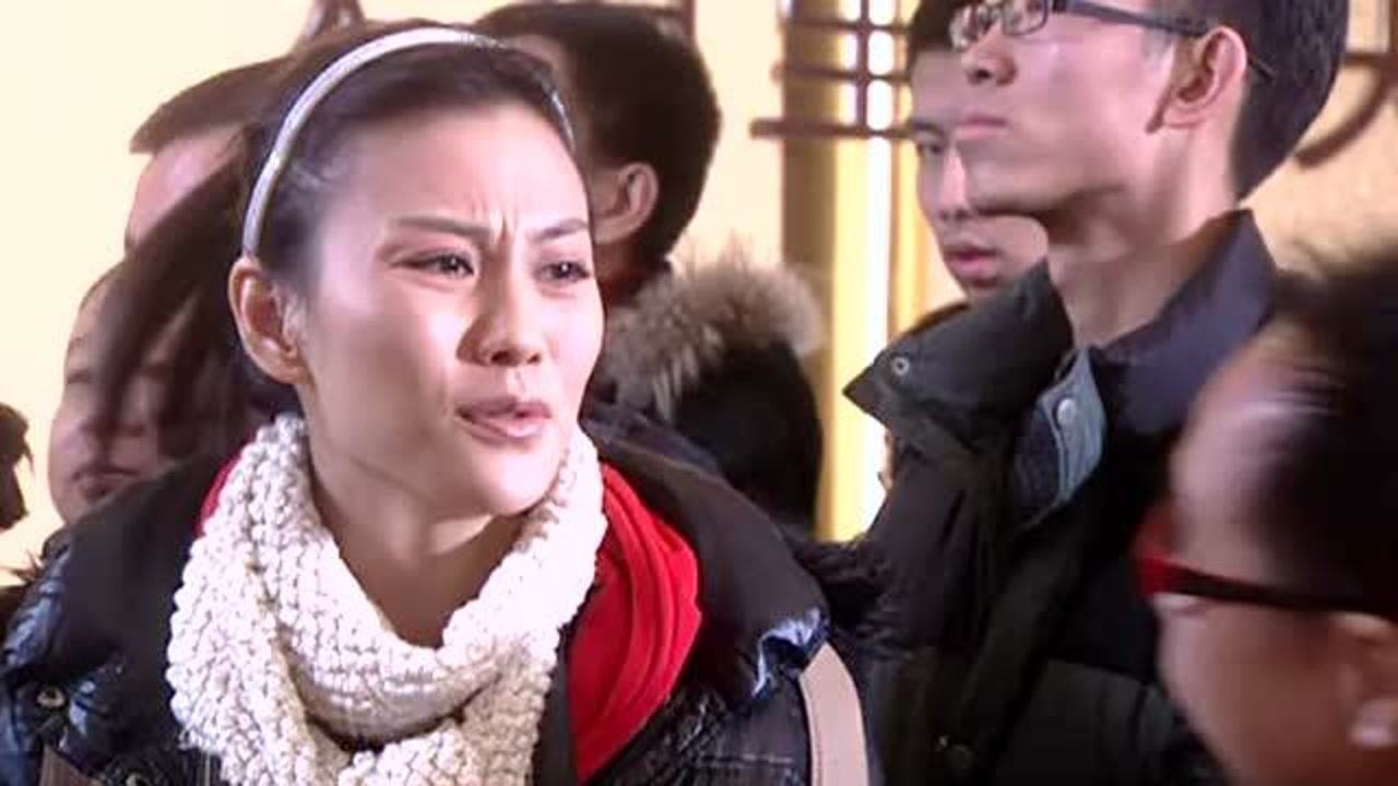 为爱放手:报社女记者姚遥不小心撞到张大鹏的怀里