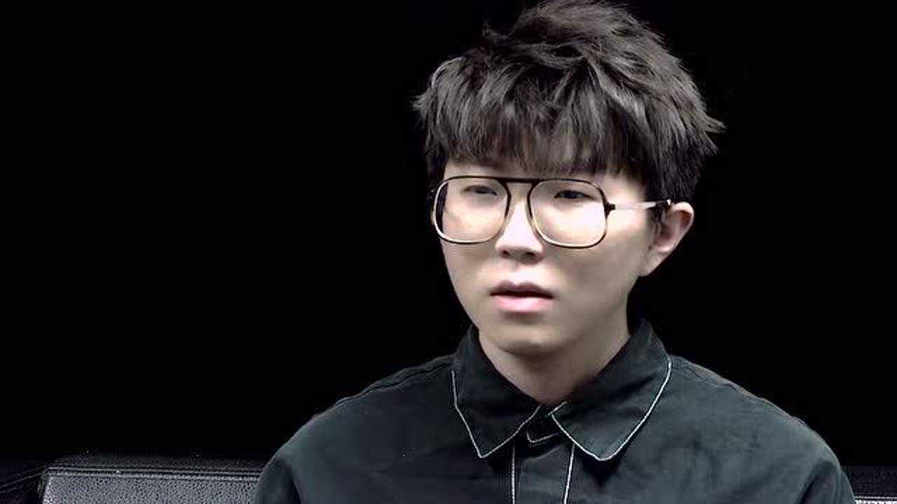 毛不易抓拍的丑照,濮存昕农村孩子不敢上卫生间,虞书欣提名金鹰奖很