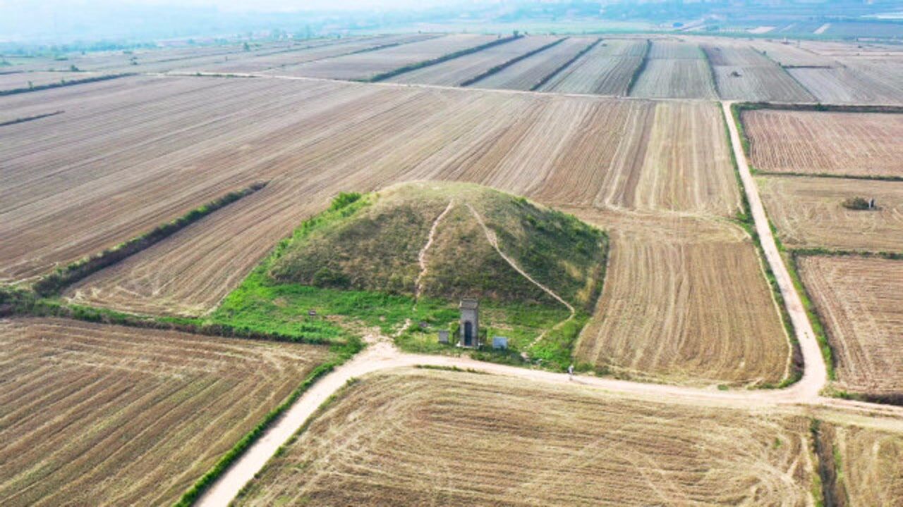 靖陵是目前唯一发掘的唐代帝王陵墓,地宫里面的情况太寒酸了