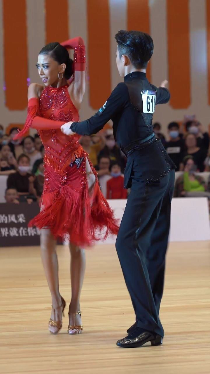 牛仔完整版墨茉组合真的太有魔力了看他们跳舞怎么都看不腻王崇墨李茉