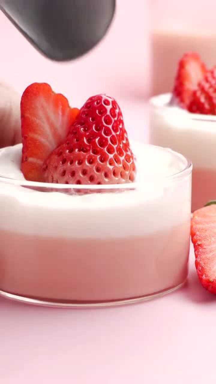 粉粉的草莓布丁不用烤箱不用蒸做法超级简单