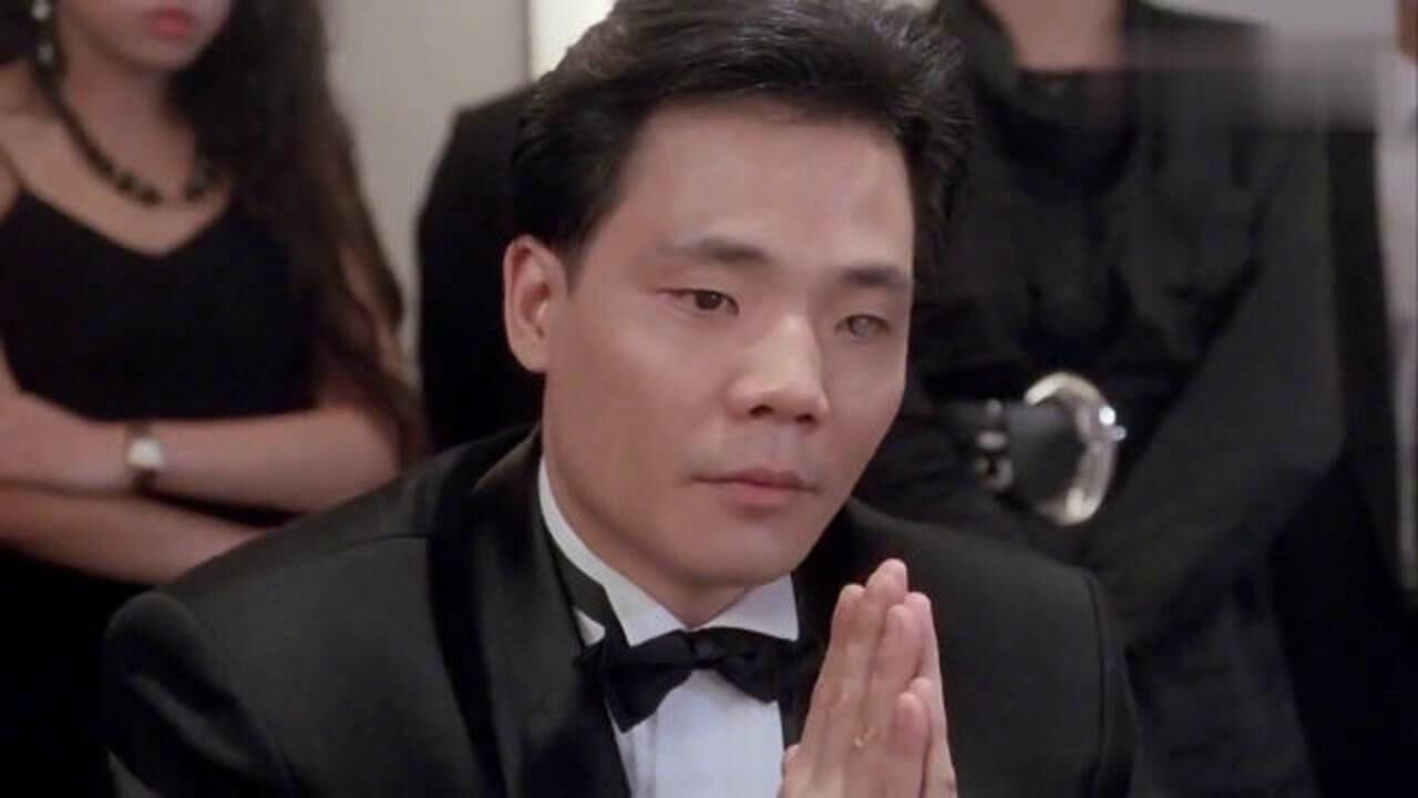 赌侠:大军助纣为虐,出千换走赌侠底牌,怎料先换的先输!