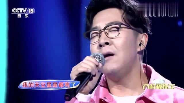 经典歌曲《童话》,唱出8090后的心声,充满回忆的旋律!好听