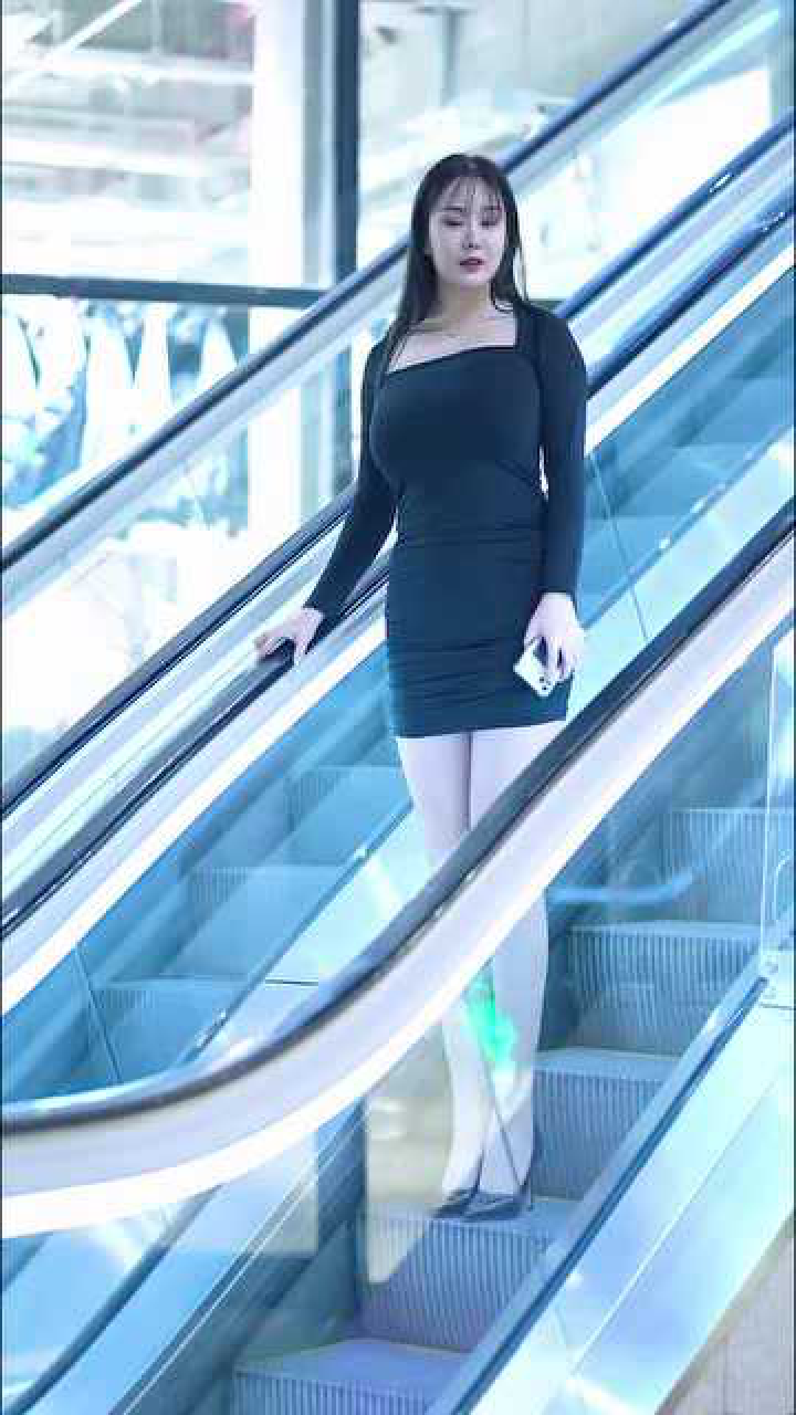 浅浅silvia易阳街拍你的女友已上线