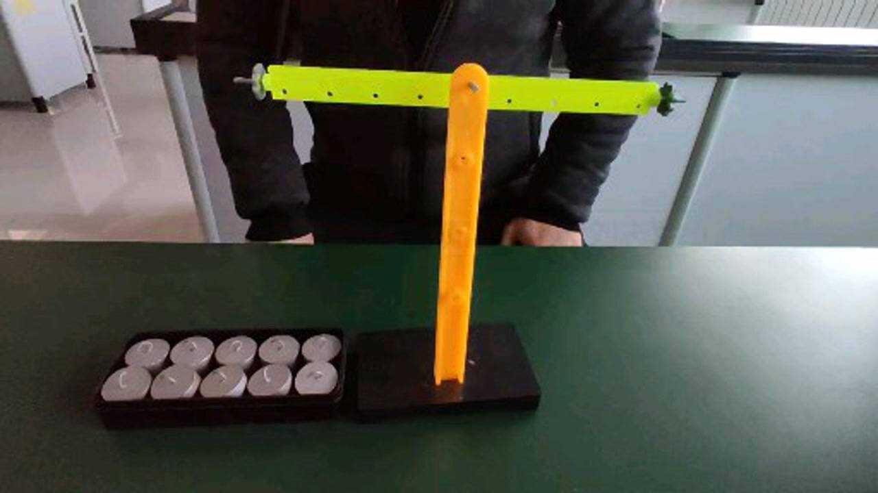 小学科学实验杠杆的作用