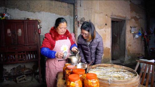 农村婆婆腌制豆腐乳，儿媳妇得知方法后有惊喜，看婆婆用什么传统方法做