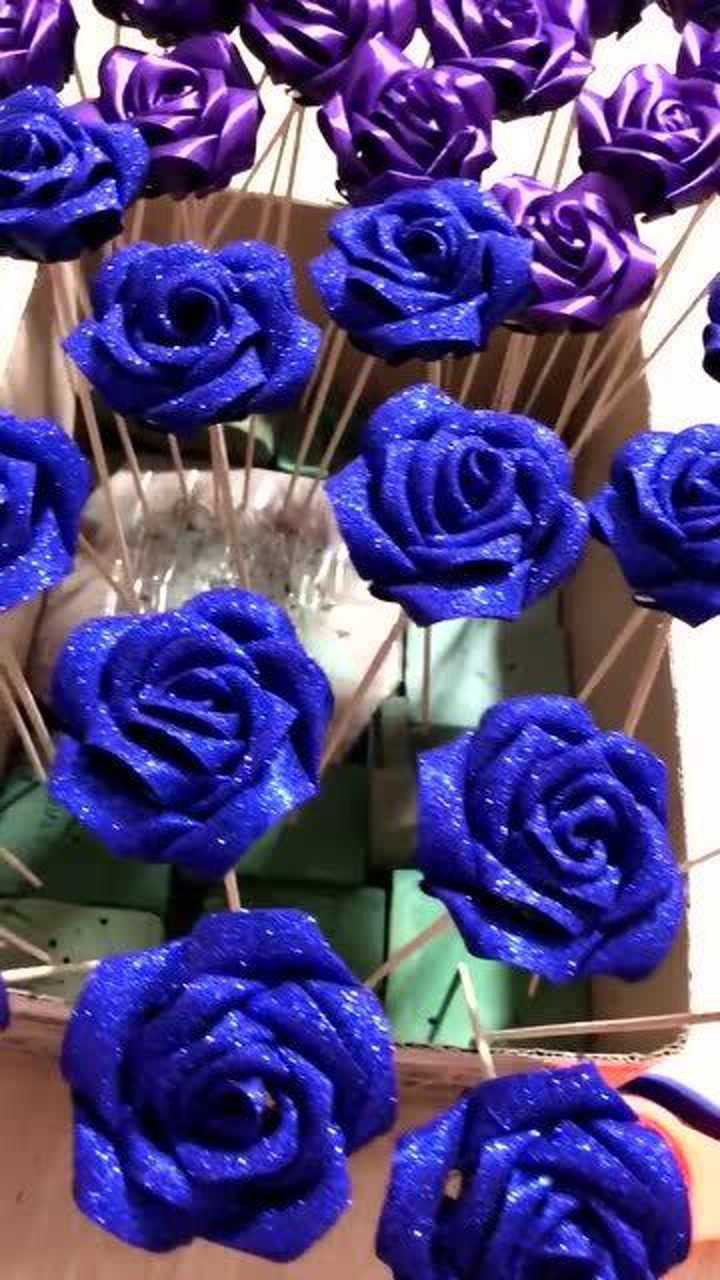 撒上亮晶粉的蓝色妖姬是不是更美了