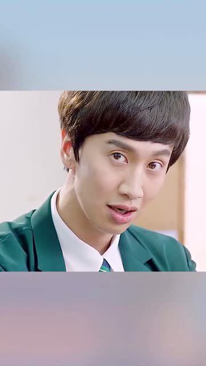 心里的声音李光洙演傻子太像了这个笑容很治愈让人忍不住想跟着笑起来