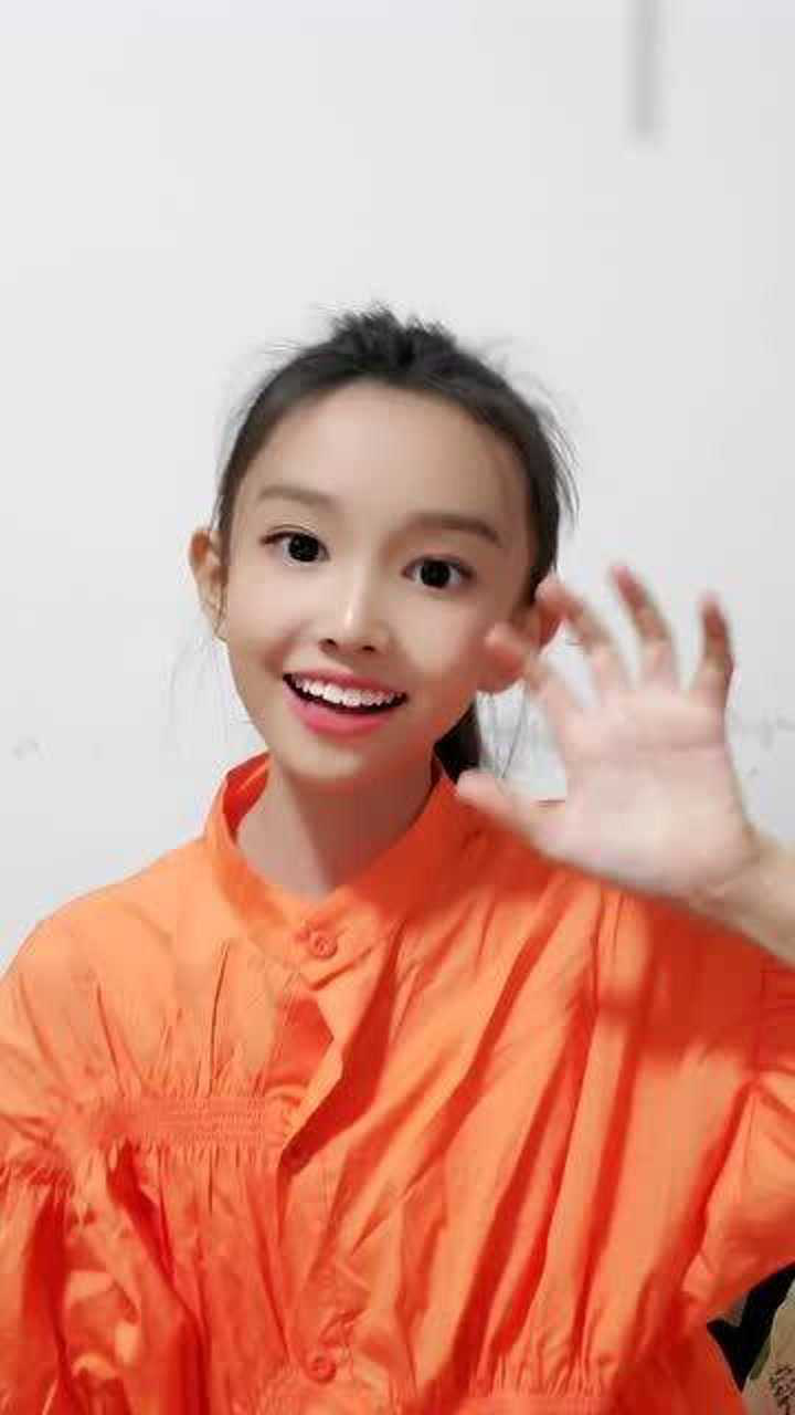 宋小睿妹妹的手势舞太可爱了,萌萌哒