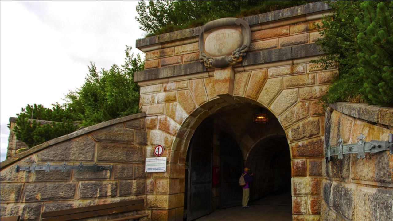 全球最恐怖的3条隧道,两条在欧洲,中国这条听名字都不敢进!