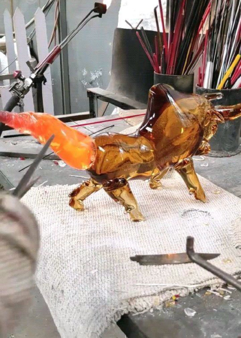 纯手工制作琉璃,拉个牛尾巴