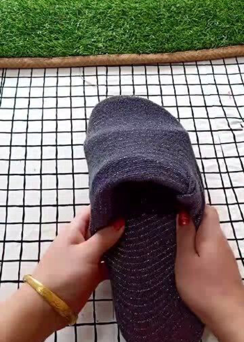 不穿的旧衣服别扔,在家自己动手改改,秒变时尚棉拖鞋