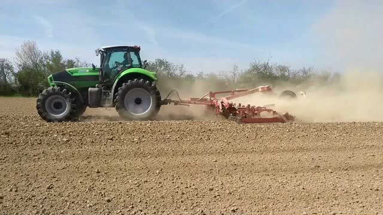 道依茨法尔x710拖拉机耙地_腾讯视频