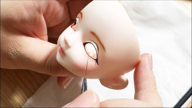 BJD上妆示范:如何给娃娃画出精致的下睫毛