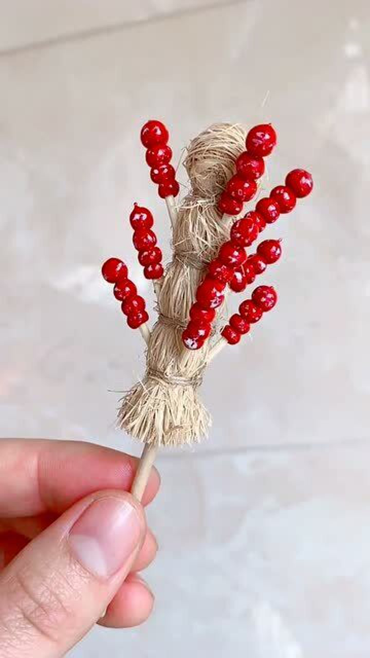 粘土冰糖葫芦!宝宝们赶紧试试吧,只要你会搓圆就可以哦