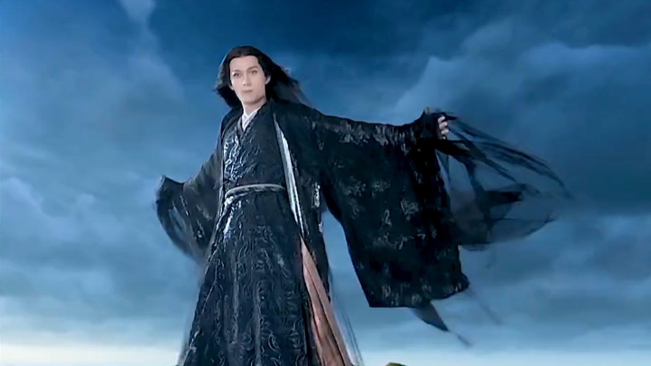 杀阡陌为了救花千骨大战白子画,可杀阡陌使出传说中的绯夜剑都打不过