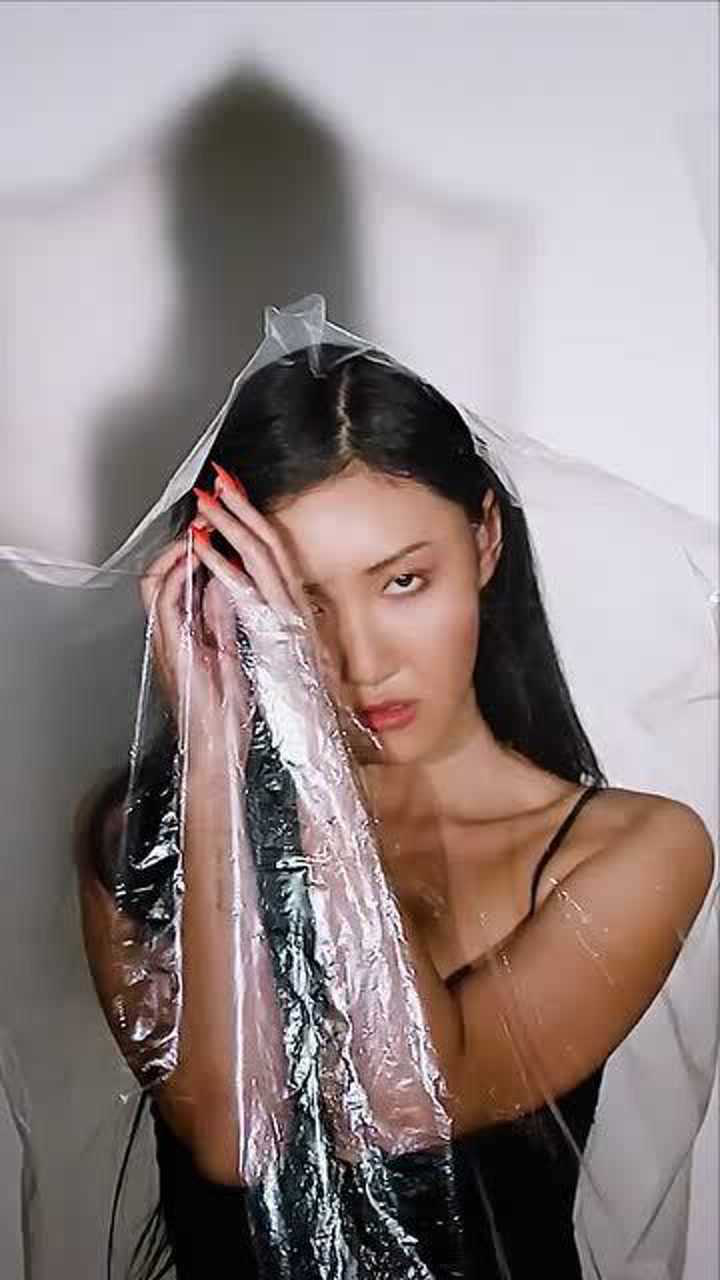 你们要的华莎maria来咯久等了越看越有韵味你们觉得呢