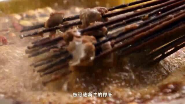 火锅:成都人都爱吃的串串香火锅,配料极其严谨