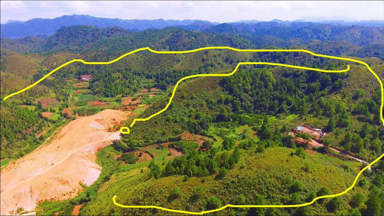 两条巨龙环抱有情,龙脉清晰可见,出状元的风水宝地!