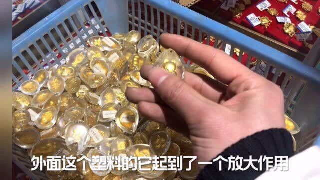 商场里面299一个黄金吊坠?美女买了几千个?真假结果?