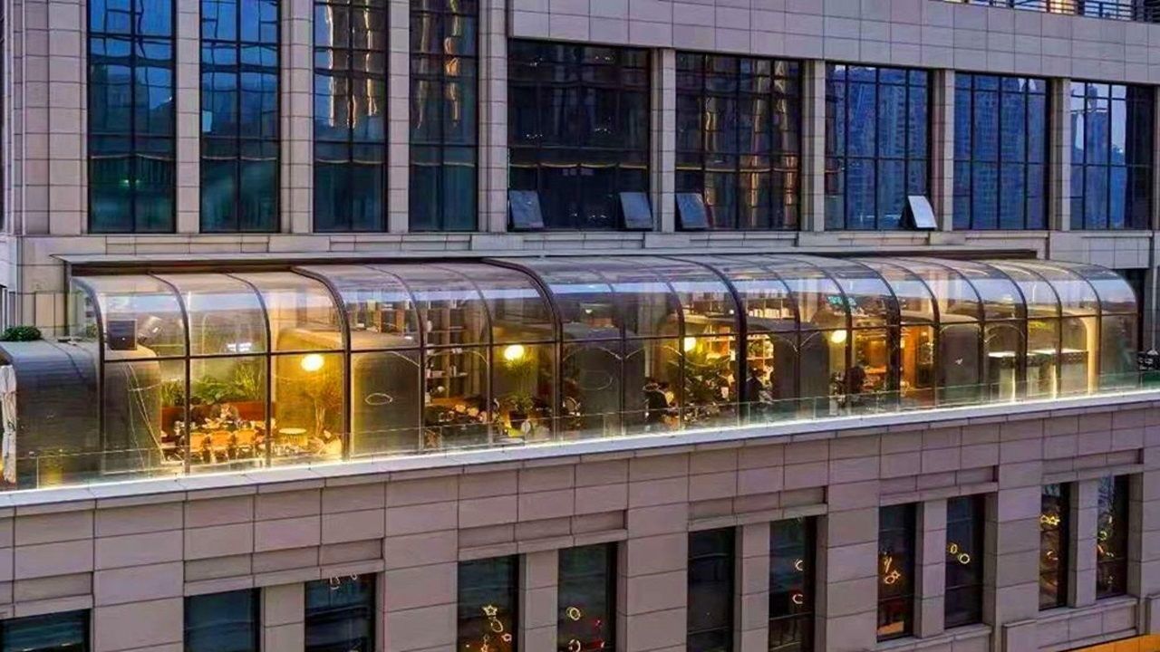 全景化移动阳光房,sunrim郑州餐厅项目,智能电动伸缩阳光房