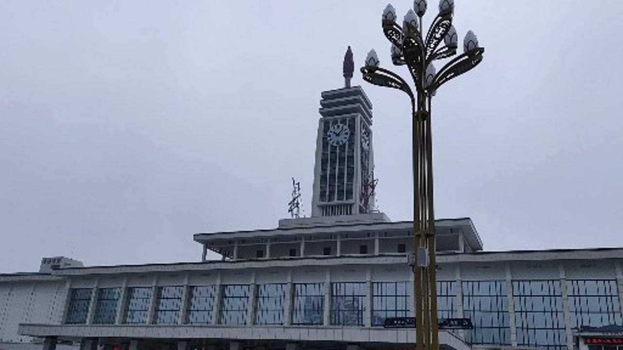 长沙火车站,改建后焕然一新,进站时更是人潮涌一