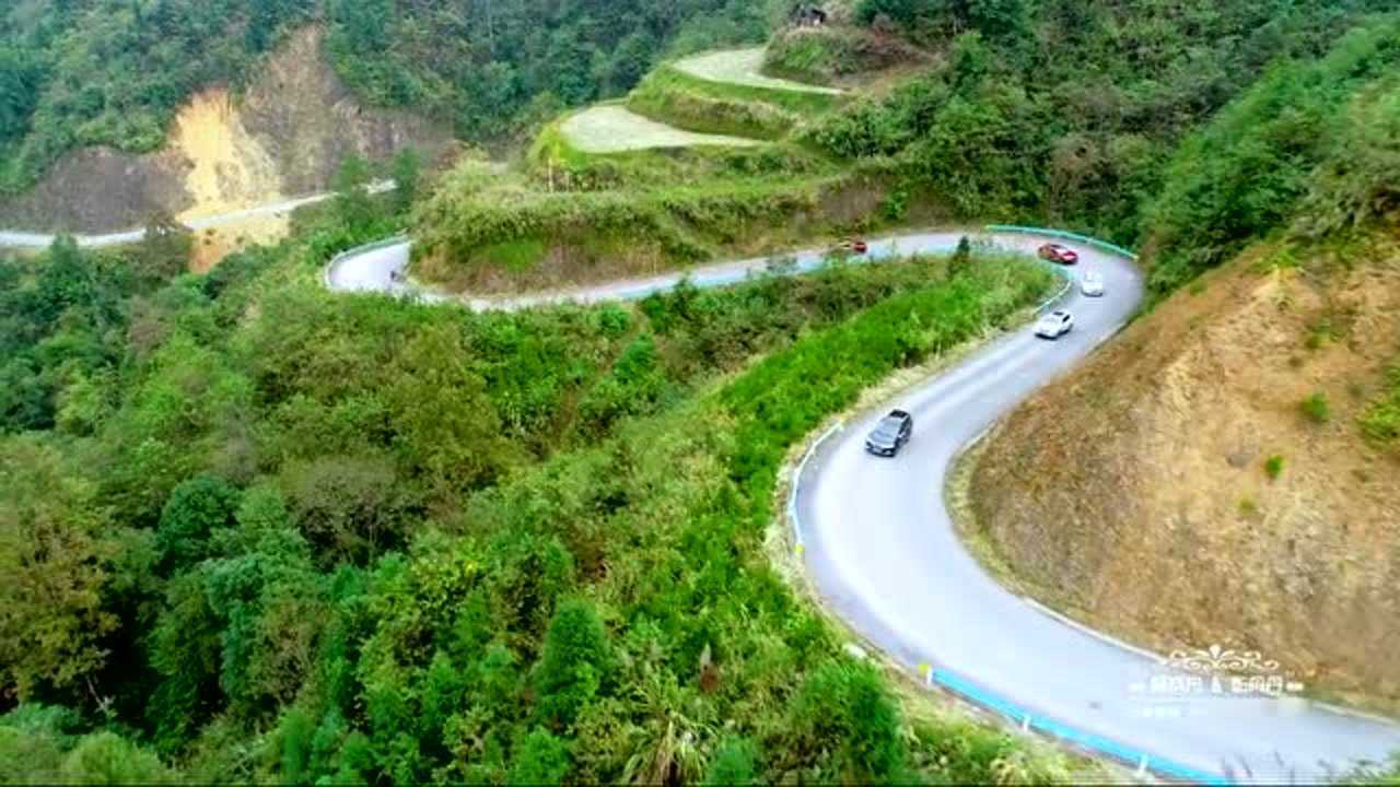 貴州小夥接親,山路崎嶇陡峭,配上這首貴州歌曲好有味道_騰訊視頻