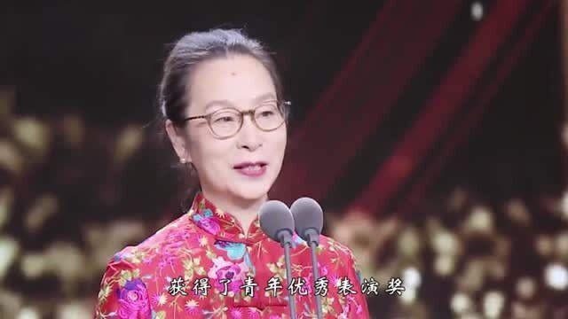 奚美娟:国家一级演员,39岁高龄产子,如今65岁活成无数女性的榜样!