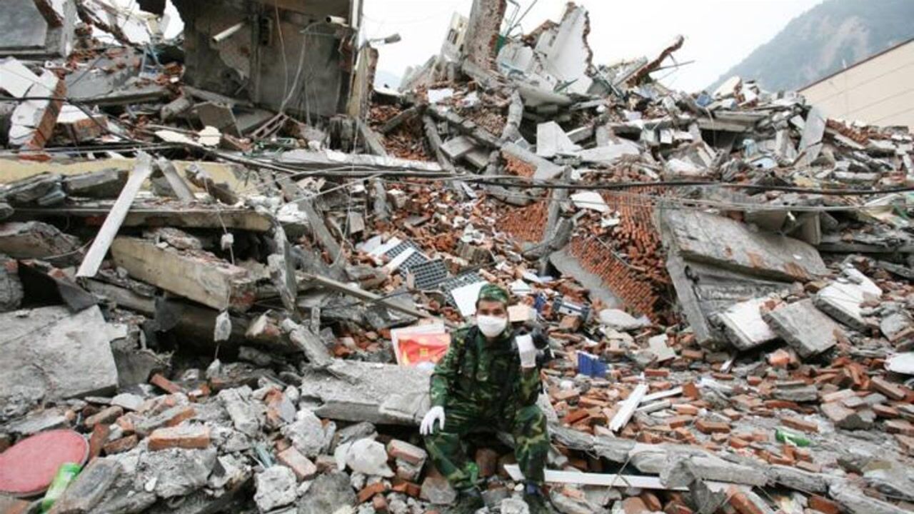 2008512汶川大地震图片