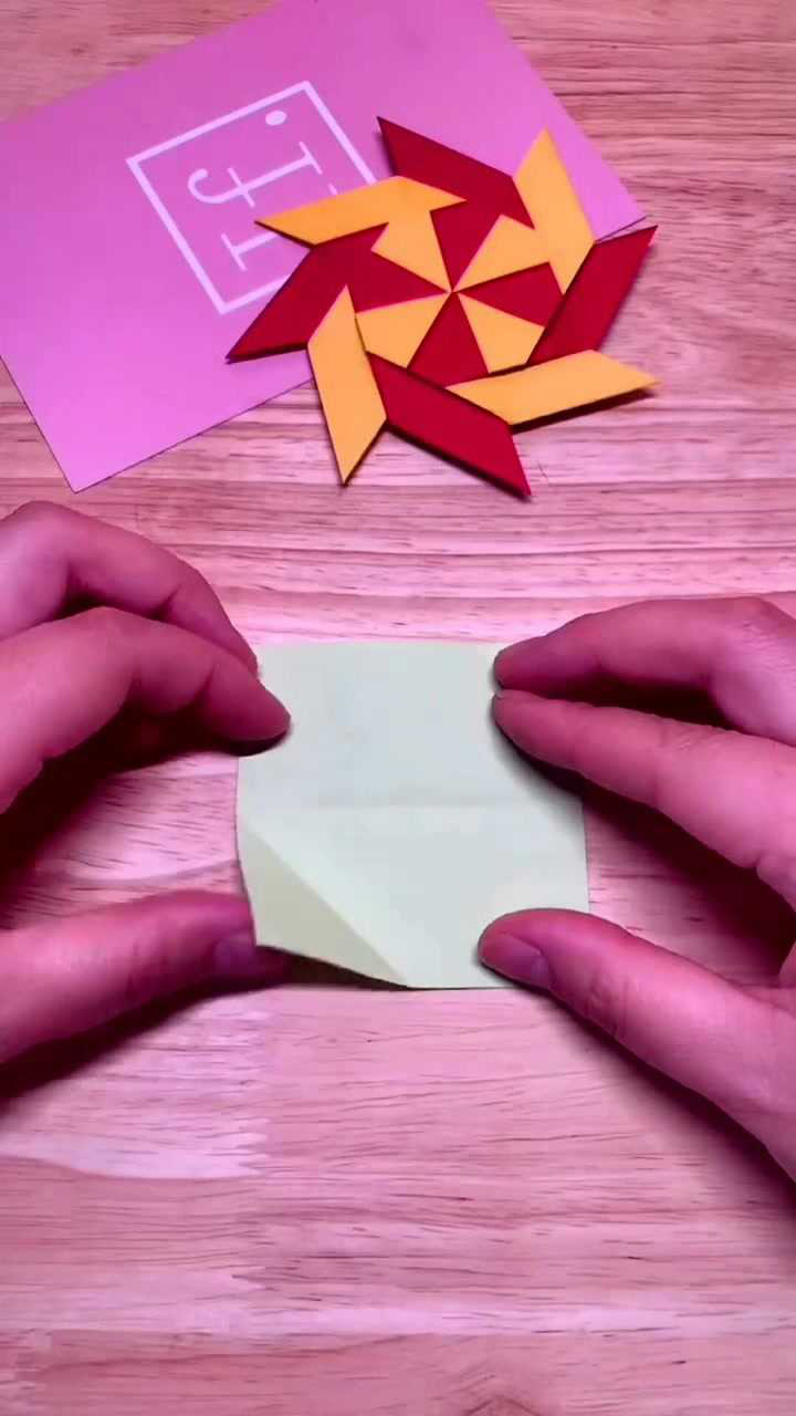 手工折纸做个超酷的回旋镖看了感觉真简单儿子一定很喜欢