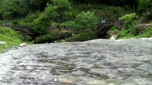 湖南湘西农村,一人家结婚办酒,村子里的风景犹如人间仙境一般