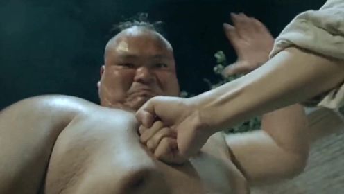 陈真之拳镇山河-03，老乞丐帮助男子进拳馆挑战，没想面对的竟是个大块头！