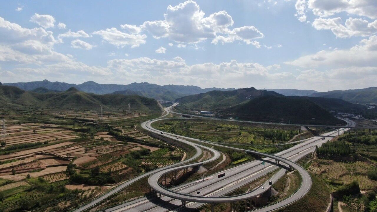 青兰高速壮美航拍