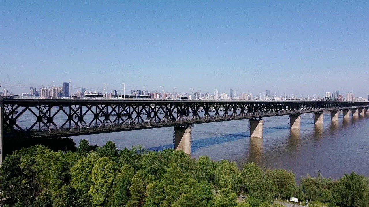航拍:湖北省武汉市,武汉长江大桥