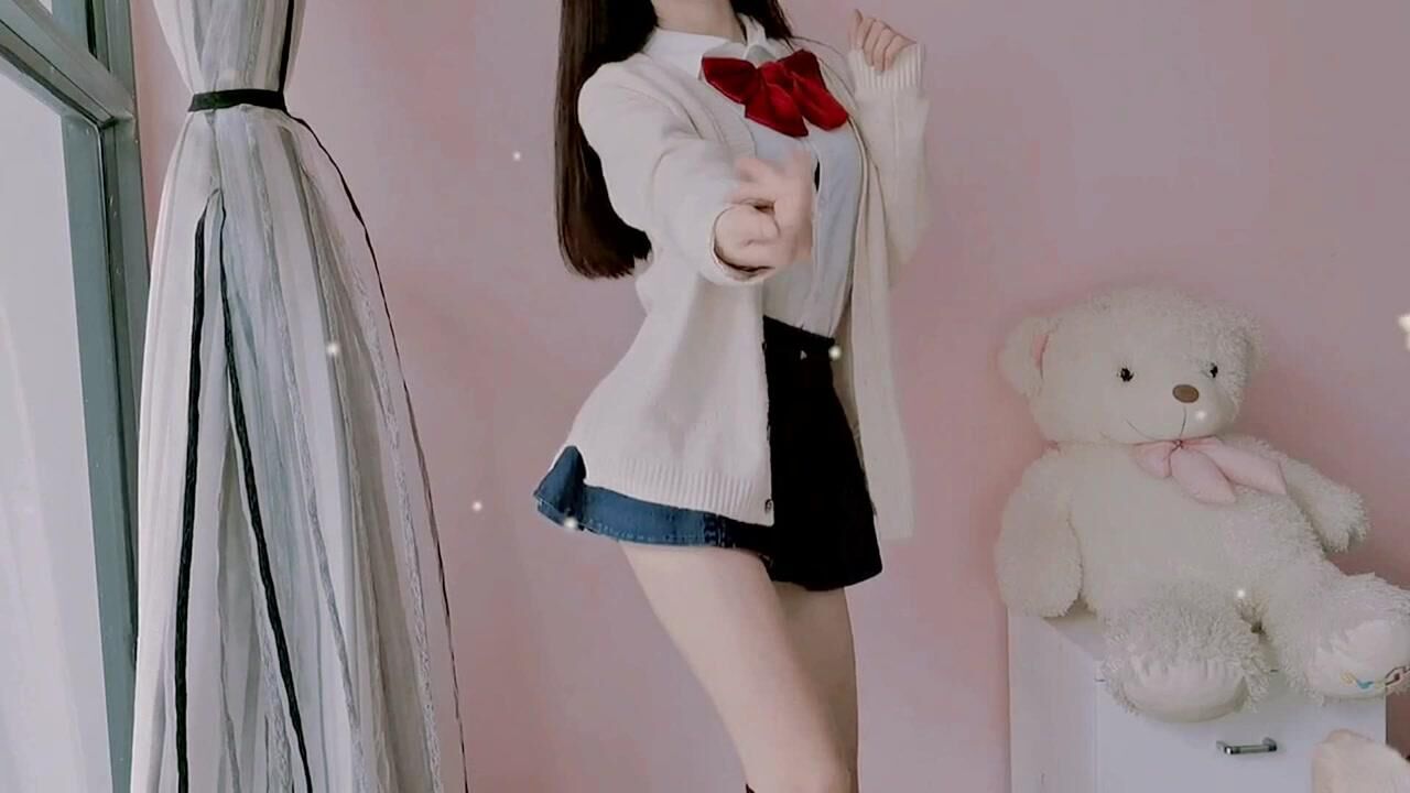 水手服少女的大长腿穿搭，男孩子丝毫没有抵抗力_腾讯视频