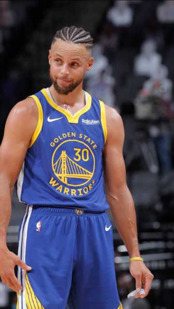 库里机敏上篮 动作敏捷 霸气侧漏啊!