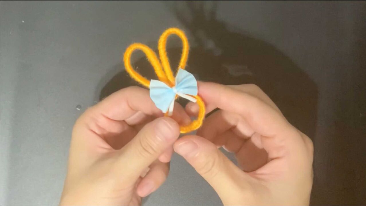 用口罩做小兔子戒指,还能当发夹戴,制作简单又可爱