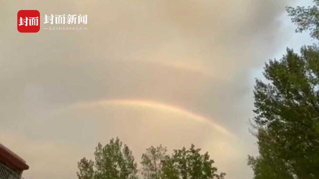 平顶山暴雨过后天空出现双层彩虹 宛如天桥