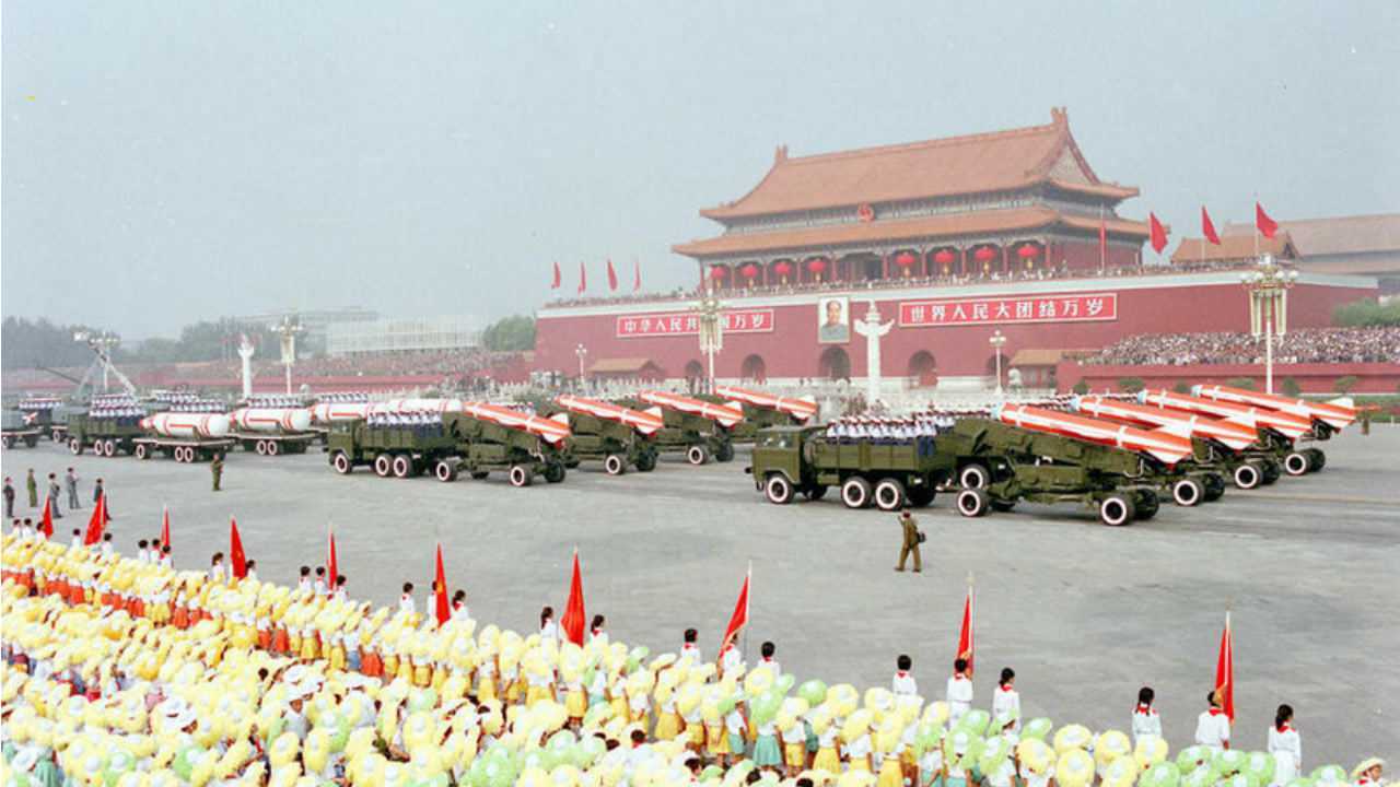 1949年,新中国的第一次阅兵仪式,在北京天安门广场隆重举行