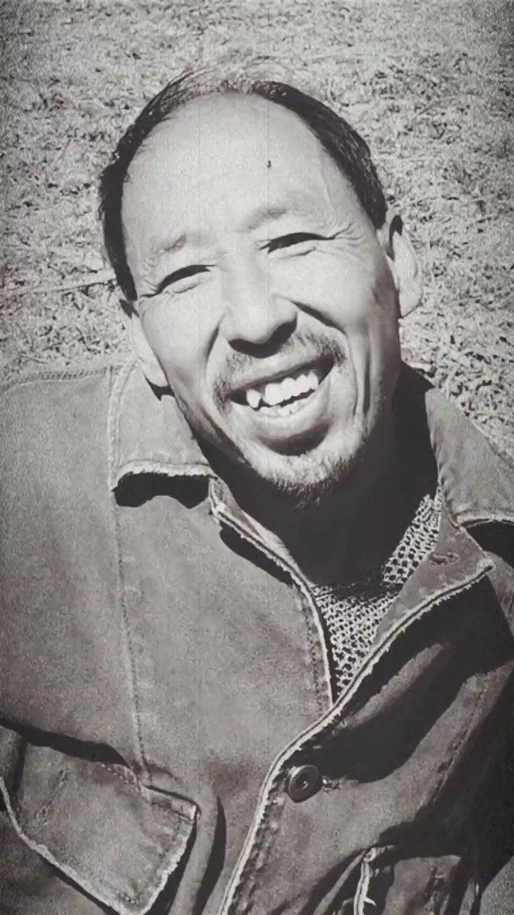 淳朴的嗓音饱满的情感守山大叔太励志了登上了央视翻唱民谣音