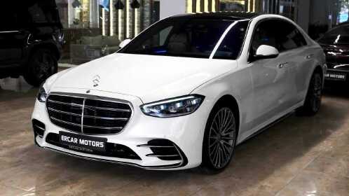 2021款奔驰s400d实拍展示白色奔驰s级的奢华