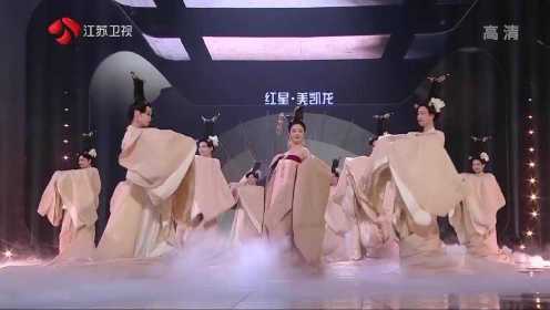  最近很火的佟丽娅跳《丽人行》的舞蹈视频，换了各BGM