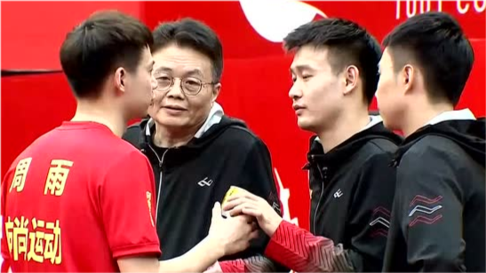 2021乒超男团决赛:马龙vs周雨 第三局 双方战至10平