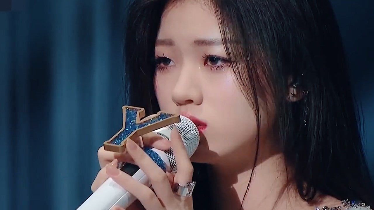 刘宇宁 、单依纯深情展现《女儿国》,唱出了爱而不得的无奈,直戳人心_腾讯视频