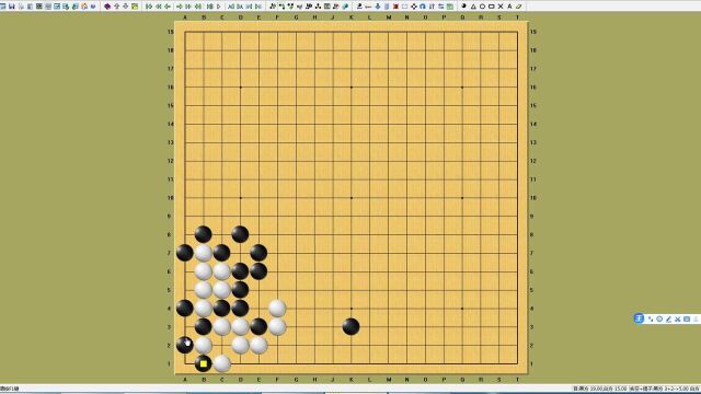 围棋:飞挂星位,三间低夹,双飞燕应对.