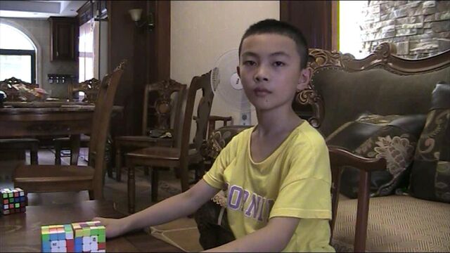 子康分享四阶魔方还原第2步拼黄色中心4块