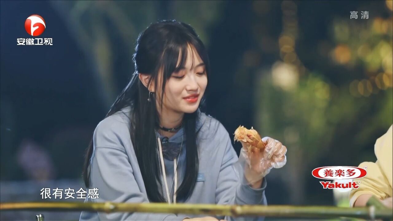 费沁源镜头前唱跳女团舞,舞姿妙曼有趣,汪小敏看傻眼|蜜食记