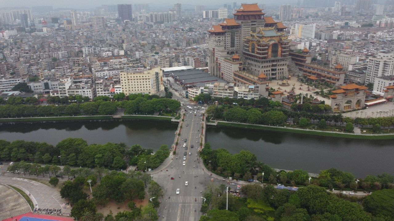 广西玉林市,航拍下午6点的玉林玉州区,带大家看看玉林的晚高峰