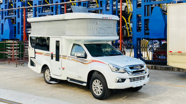 一键升降的单排越野房车,全铝箱体助力翻山越岭,柴油四驱自动挡,越野